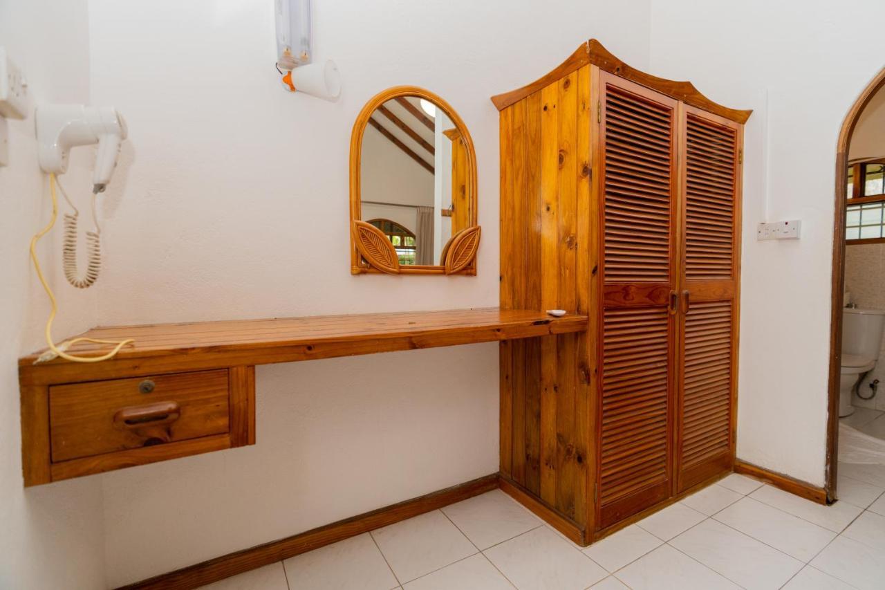 Romance Bungalows Beau Vallon  Exterior photo